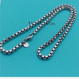 Tiffany and Co Venetian link necklace 17”